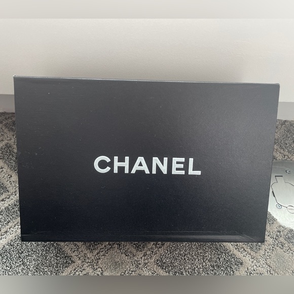 Chanel Silver Metallic Thong Sandals with Chain Details and Diamanté CC - Picture 10 of 14